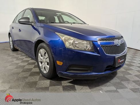 Used 2013 Chevrolet Cruze LS FWD image 1