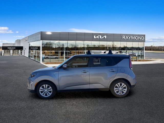 Certified 2023 Kia Soul LX FWD image 5