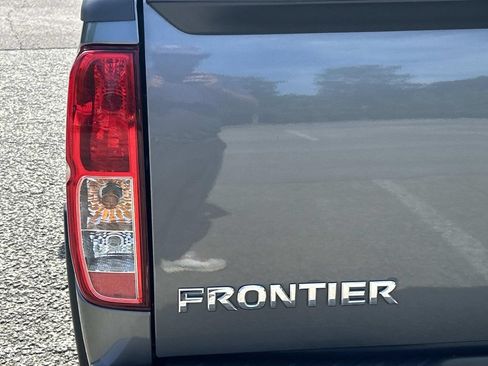 Used 2019 Nissan Frontier SV w/ Value Truck Package AWD/4WD image 12