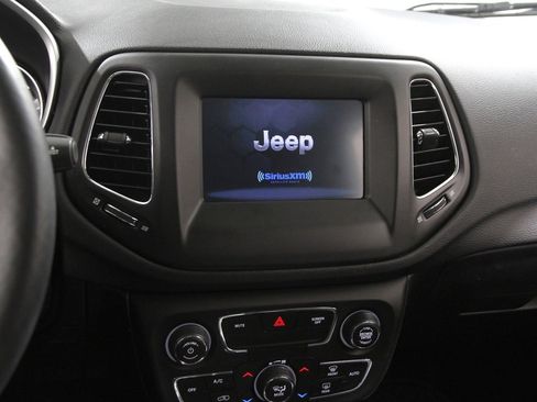 Used 2018 Jeep Compass Latitude w/ Popular Equipment Group image 9