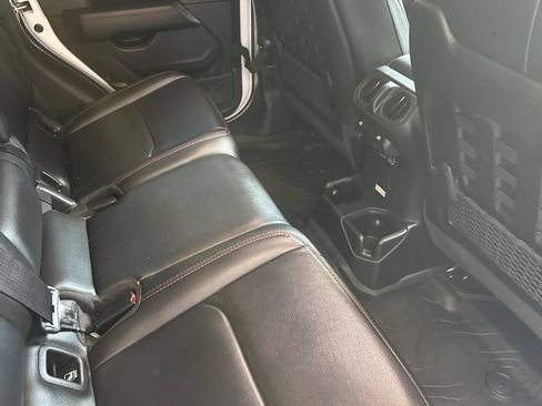 Used 2021 Jeep Gladiator Rubicon AWD/4WD image 18