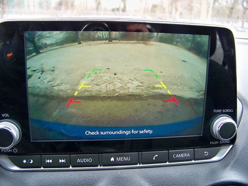 Used 2021 Nissan Sentra SV FWD image 25