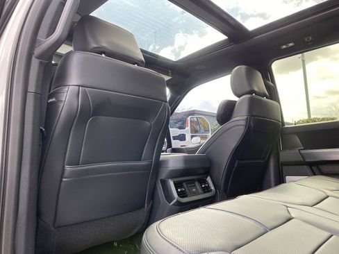 Used 2026 Ford F450 Platinum w/ FX4 Off-Road Package image 43