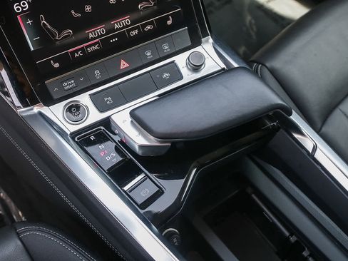 Used 2022 Audi e-tron Premium image 20