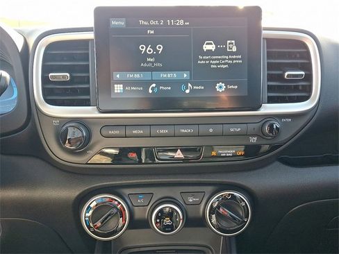 New 2026 Hyundai Venue SE image 9