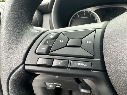 New 2025 Nissan Kicks Play S image 10