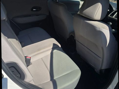 Used 2016 Honda HR-V LX image 7