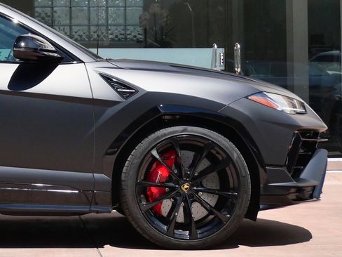 Used 2024 Lamborghini Urus S AWD/4WD image 9