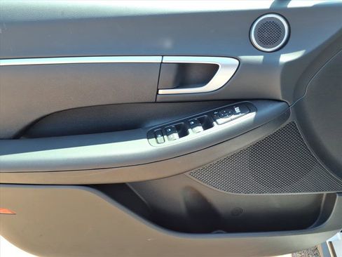 Used 2025 Hyundai Sonata SE FWD image 15