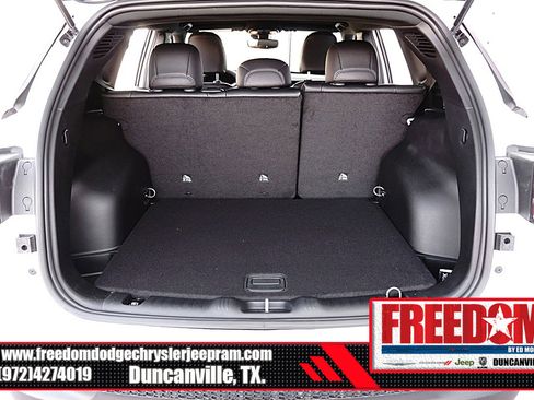 New 2026 Jeep Compass Latitude image 44