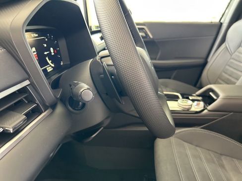 New 2025 Mitsubishi Outlander SE image 38