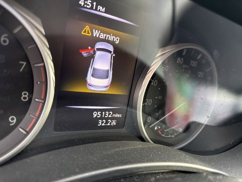 Used 2018 INFINITI Q50 Red Sport 400 w/ Sensory Package (Sport) image 7