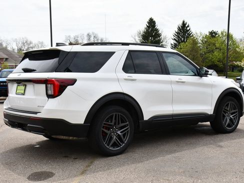Used 2025 Ford Explorer ST-Line w/ ST-Line Street Pack AWD/4WD image 6