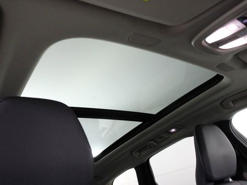 Certified 2023 Volvo XC60 T8 Plus AWD/4WD image 23