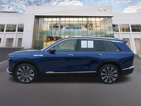 Certified 2026 Cadillac Vistiq Premium Luxury AWD/4WD image 7