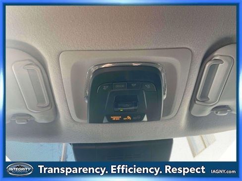 Used 2023 Toyota Corolla Cross XLE image 31