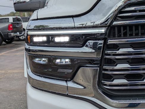 New 2026 RAM 2500 Limited AWD/4WD image 10