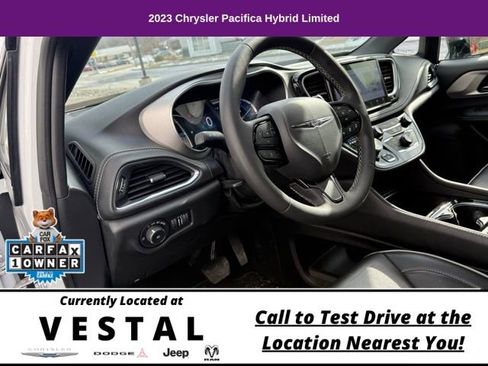 Used 2023 Chrysler Pacifica Limited w/ S Appearance Package FWD image 13