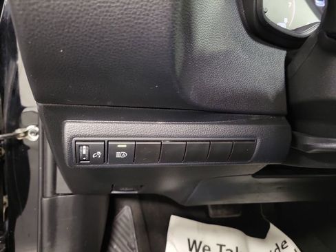 Used 2023 Toyota Corolla LE image 21