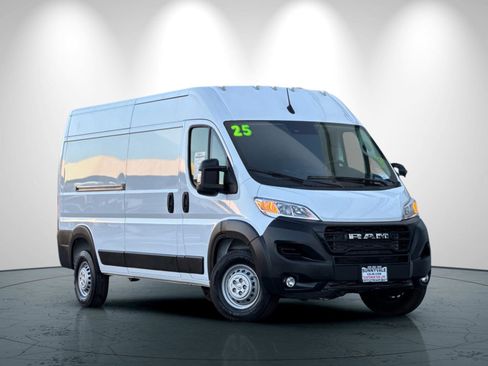 Used 2025 RAM ProMaster 2500 w/ Convenience Group image 2