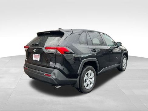 Used 2022 Toyota RAV4 LE image 5