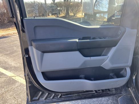 Used 2024 Ford F250 XL w/ XL Chrome Package image 8