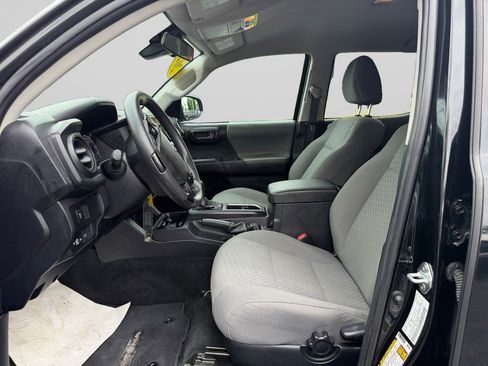 Used 2022 Toyota Tacoma SR AWD/4WD image 10
