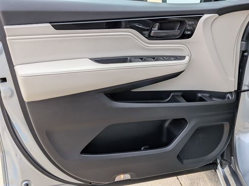 Certified 2025 Honda Odyssey Touring image 12
