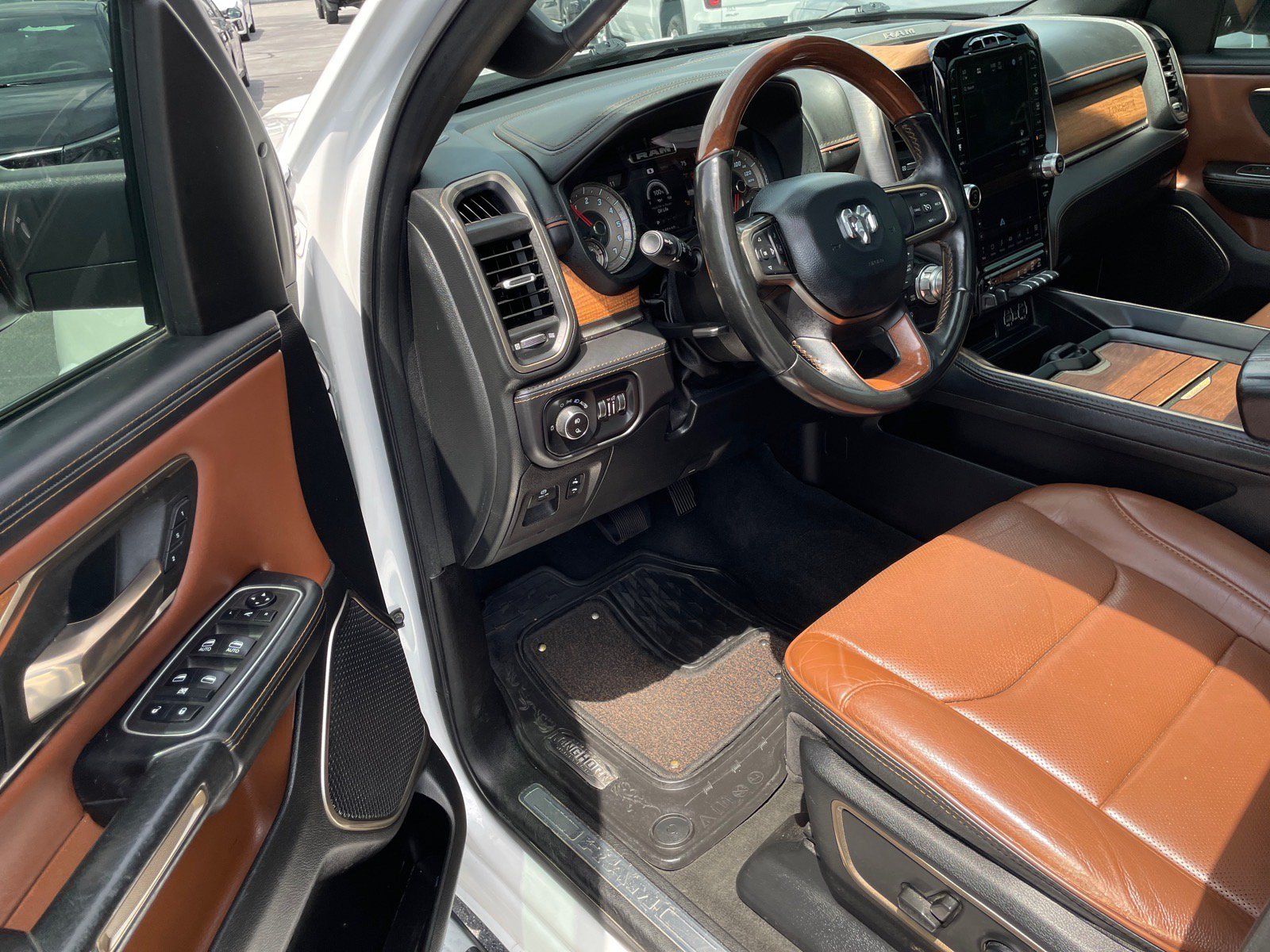 Used 2022 RAM 1500 Limited AWD/4WD image 9