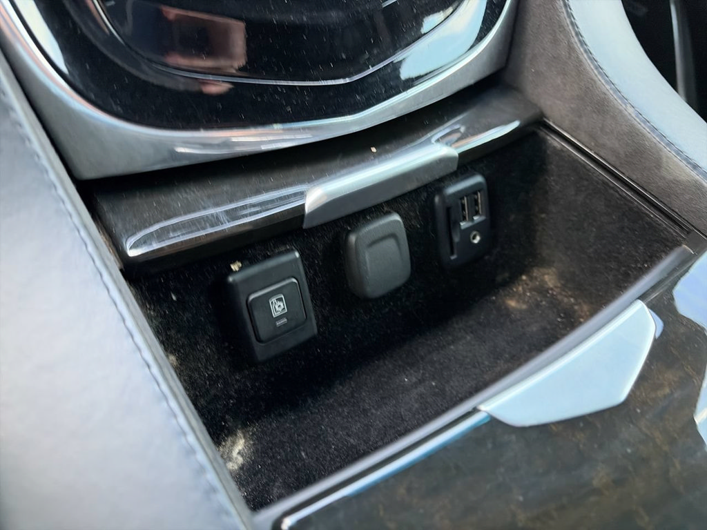 Used 2015 Cadillac Escalade Platinum AWD/4WD image 23
