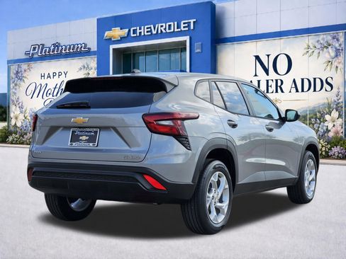 New 2026 Chevrolet Trax LS w/ LS Convenience Package FWD image 5