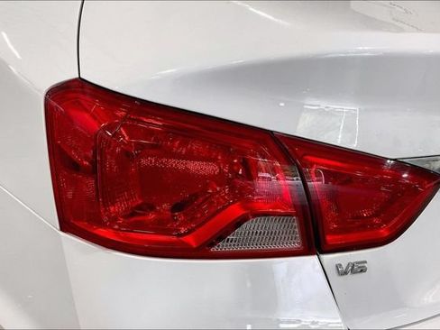 Used 2016 Chevrolet Impala LT w/ Convenience Package FWD image 30