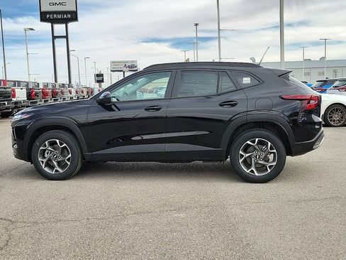 New 2026 Chevrolet Trax LT w/ Driver Confidence Package image 6