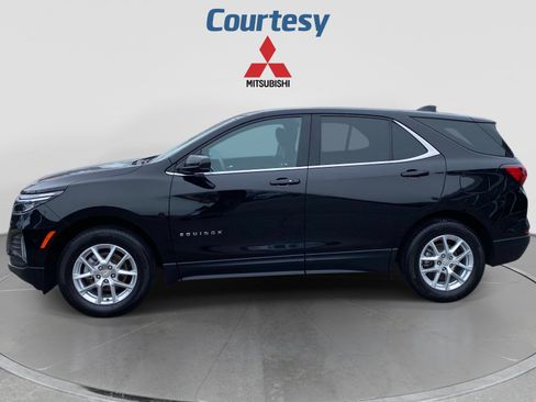Used 2024 Chevrolet Equinox LT FWD image 2