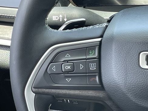 Used 2022 Jeep Grand Cherokee Limited 4xe w/ Luxury Tech Group II AWD/4WD image 13