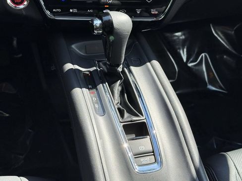 Used 2019 Honda HR-V Touring image 16