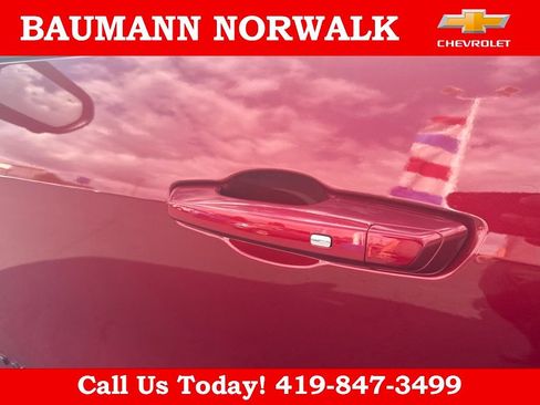 Used 2026 Chevrolet Traverse RS w/ LPO, Floor Liner Package FWD image 13