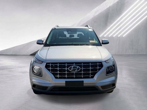 Certified 2024 Hyundai Venue SEL FWD image 2