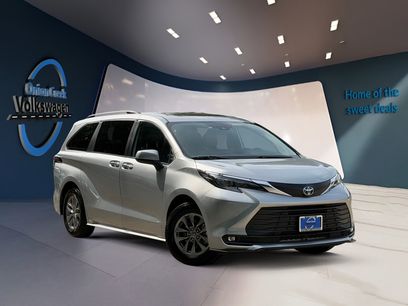 Used 2025 Toyota Sienna XLE