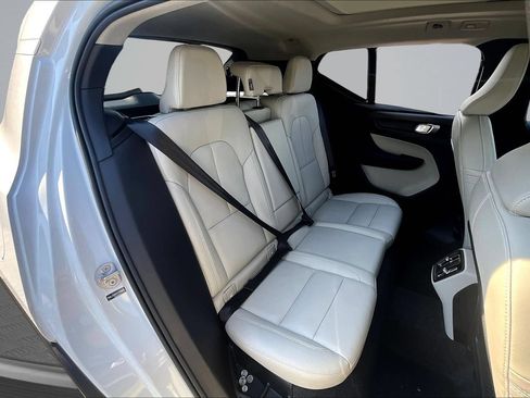 Used 2026 Volvo XC40 B5 Plus AWD/4WD image 28