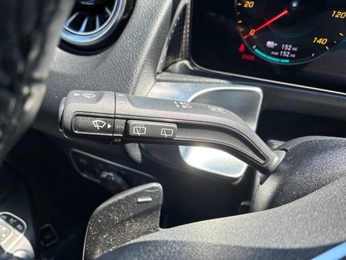 Used 2023 Mercedes-Benz EQB 300 4MATIC image 15