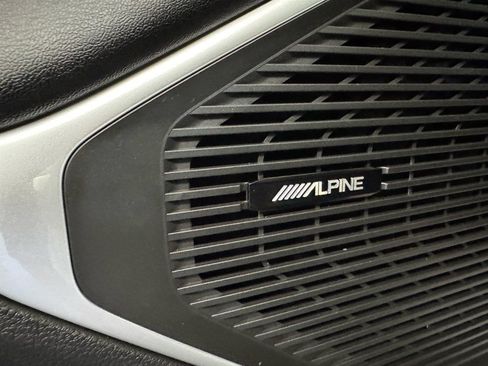 Used 2023 Jeep Wagoneer 4WD w/ Premium Group I image 15
