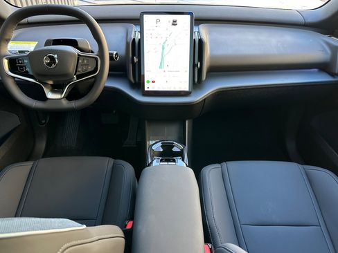 New 2025 Volvo EX30 Plus w/ Protection Package Premier image 13