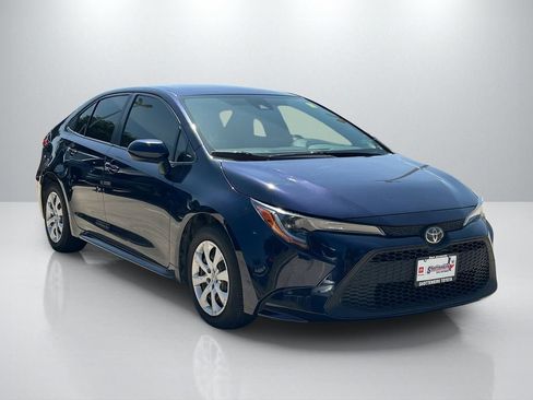 Used 2020 Toyota Corolla LE FWD image 3