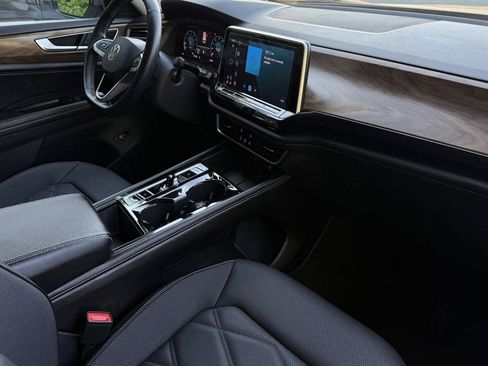 Used 2024 Volkswagen Atlas SE AWD/4WD image 50