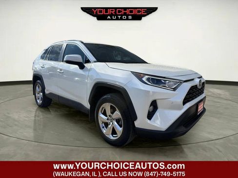Used 2021 Toyota RAV4 XLE Premium AWD/4WD image 7