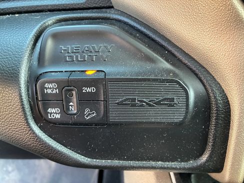 Used 2019 RAM 2500 Laramie AWD/4WD image 12