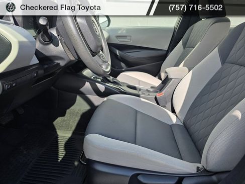 Used 2023 Toyota Corolla LE image 19