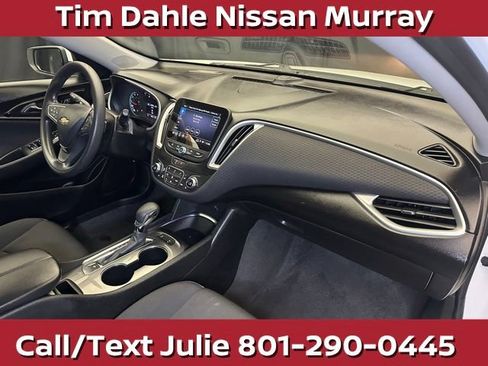 Used 2024 Chevrolet Malibu LT FWD image 17