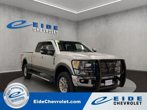 Used 2017 Ford F250 Lariat w/ Chrome Package image 1